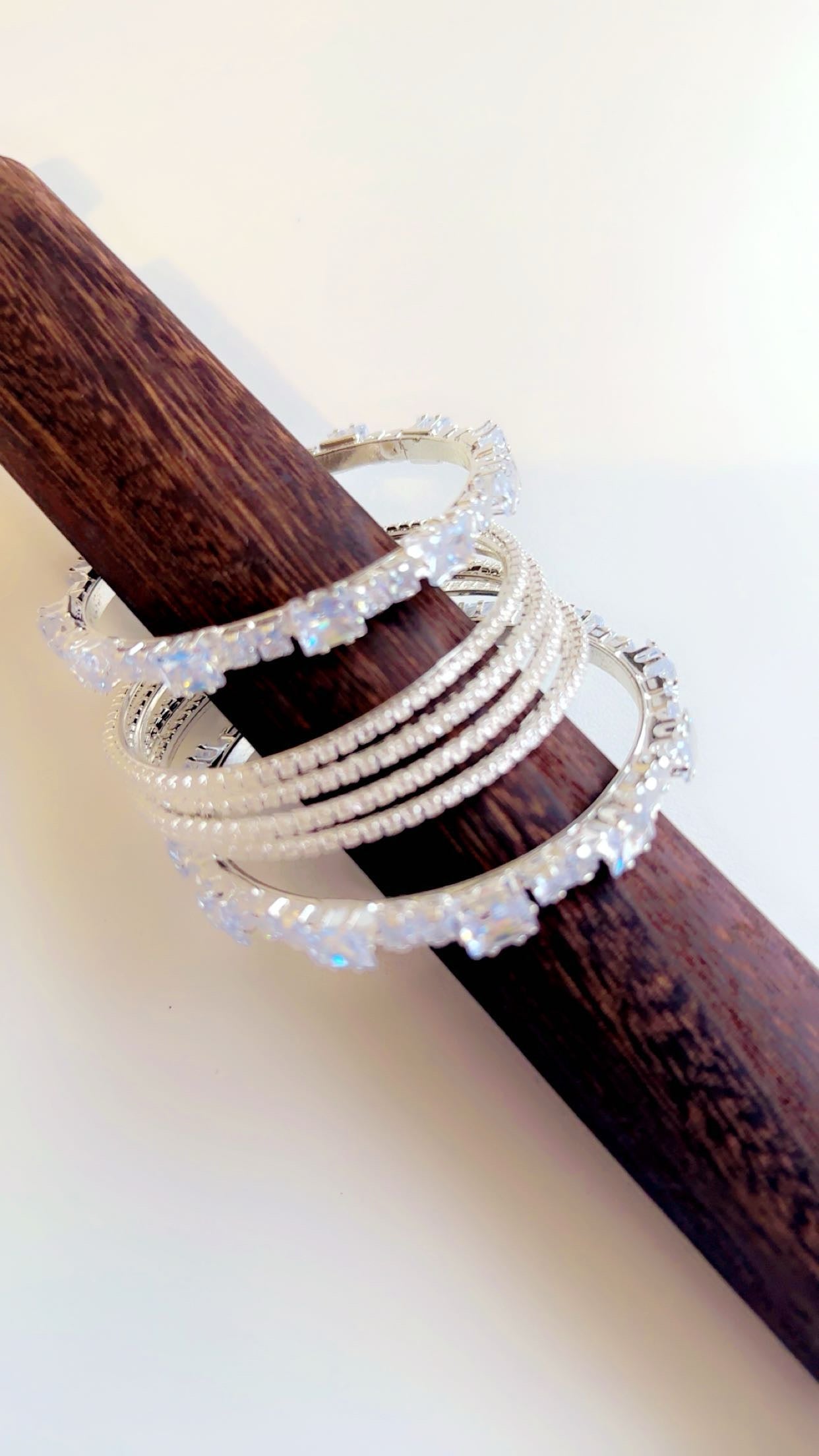 Metal silver bangle of 6