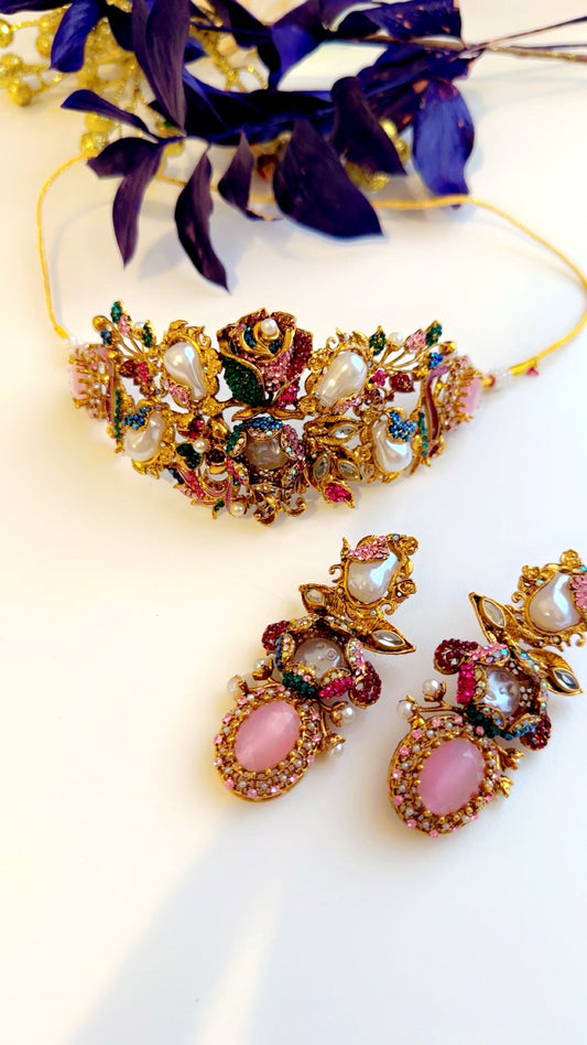 Colar choker in baby pink and multi