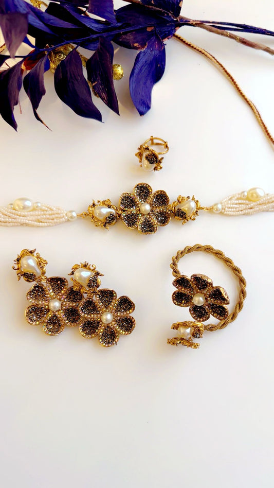 Turkish black choker set