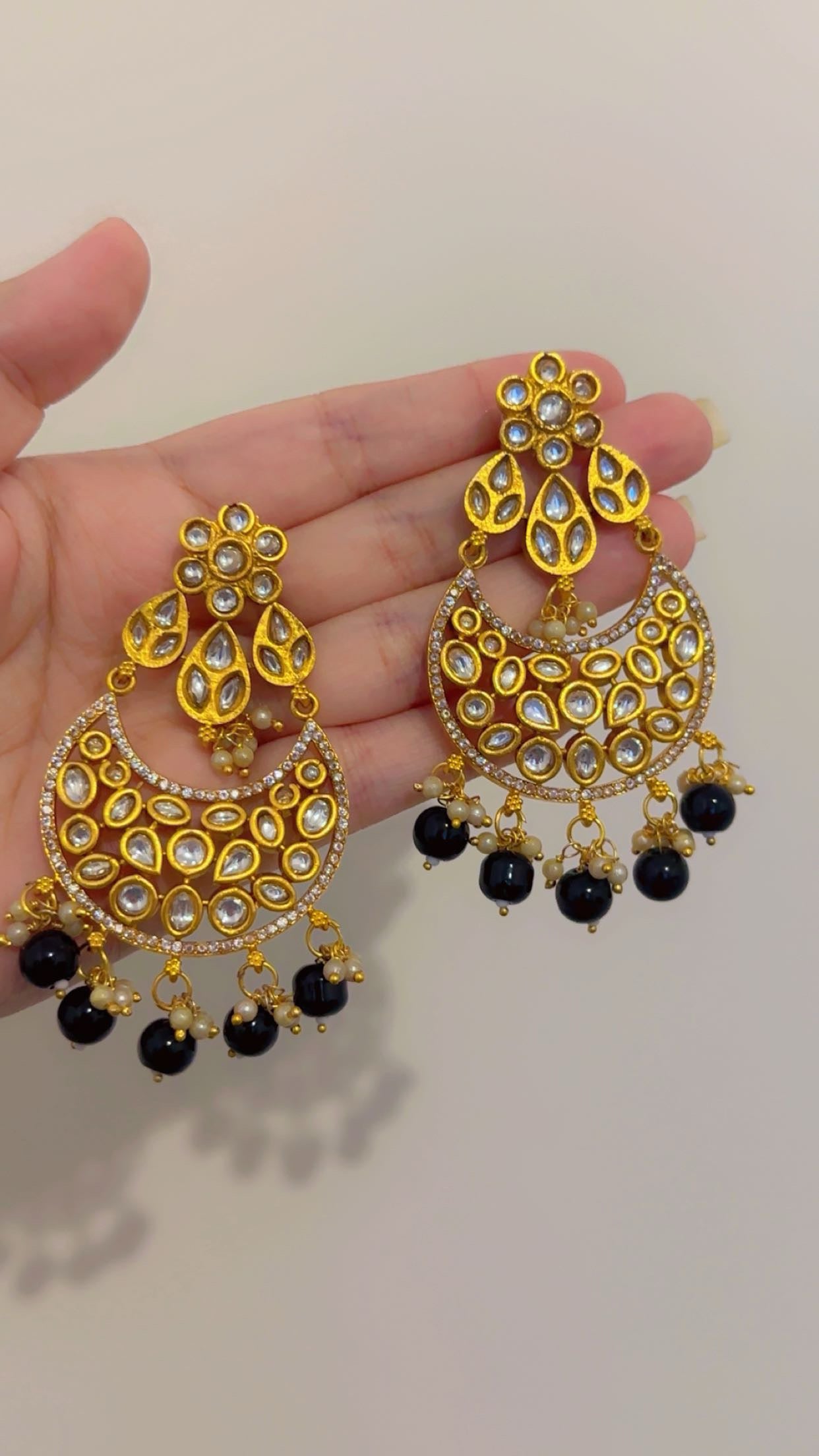 Black beads earrings