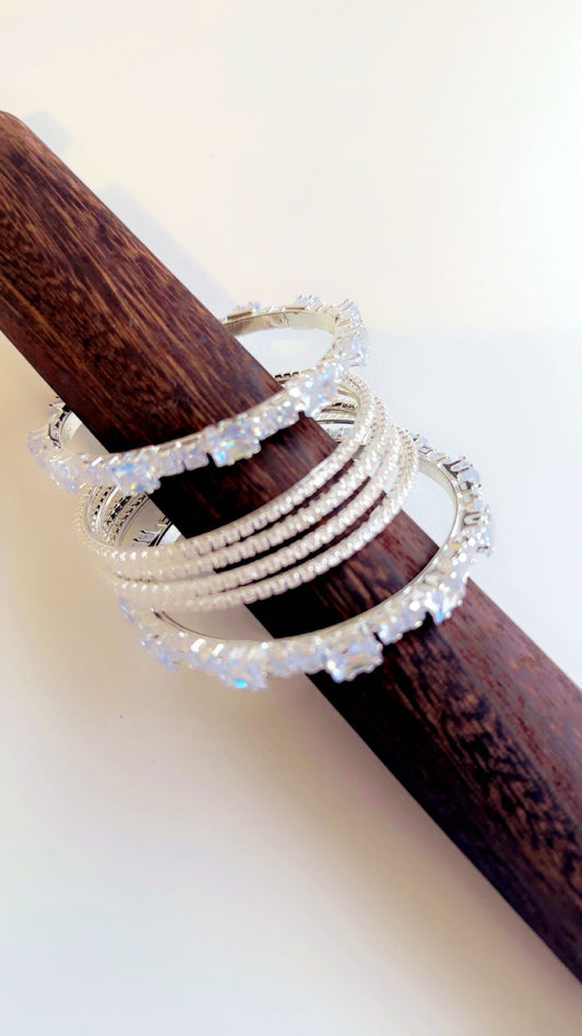 Metal silver bangle of 6