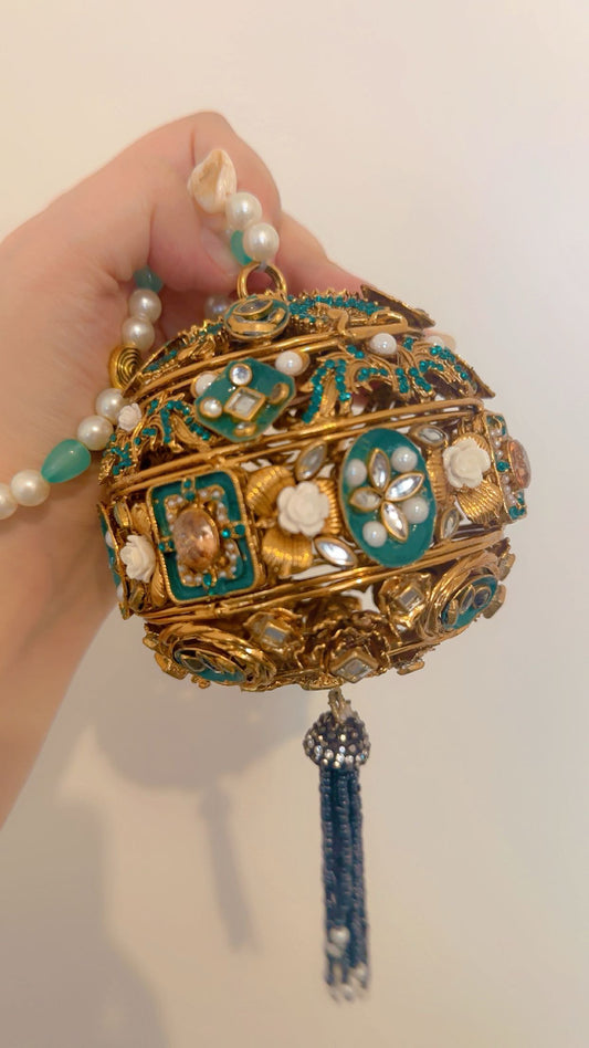 Green potli clutch