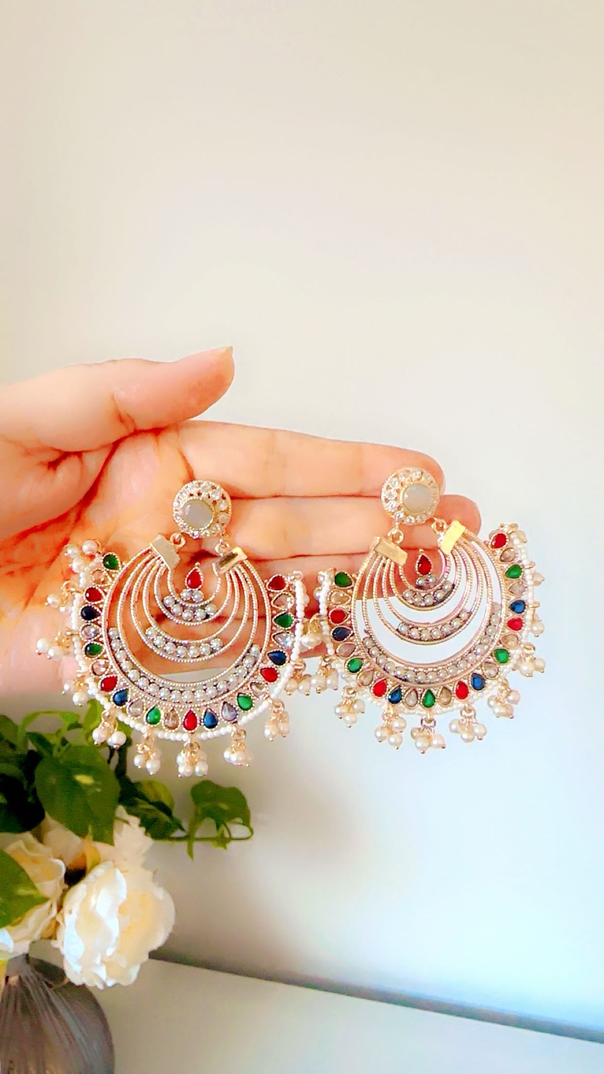 Clear white multi baali